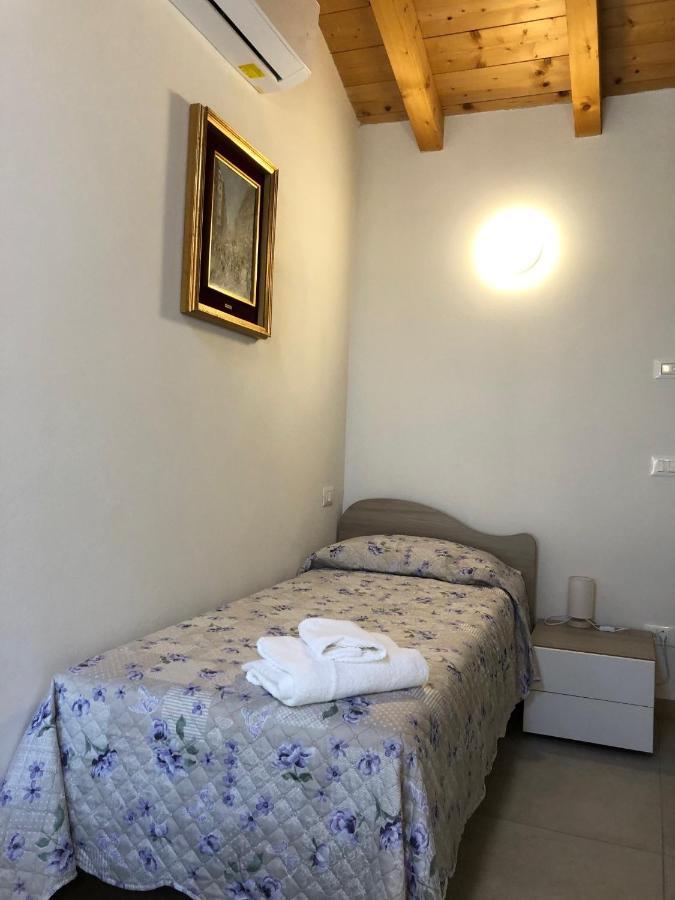 La Casa Della Ada 호텔 카스텔누보델가다 외부 사진