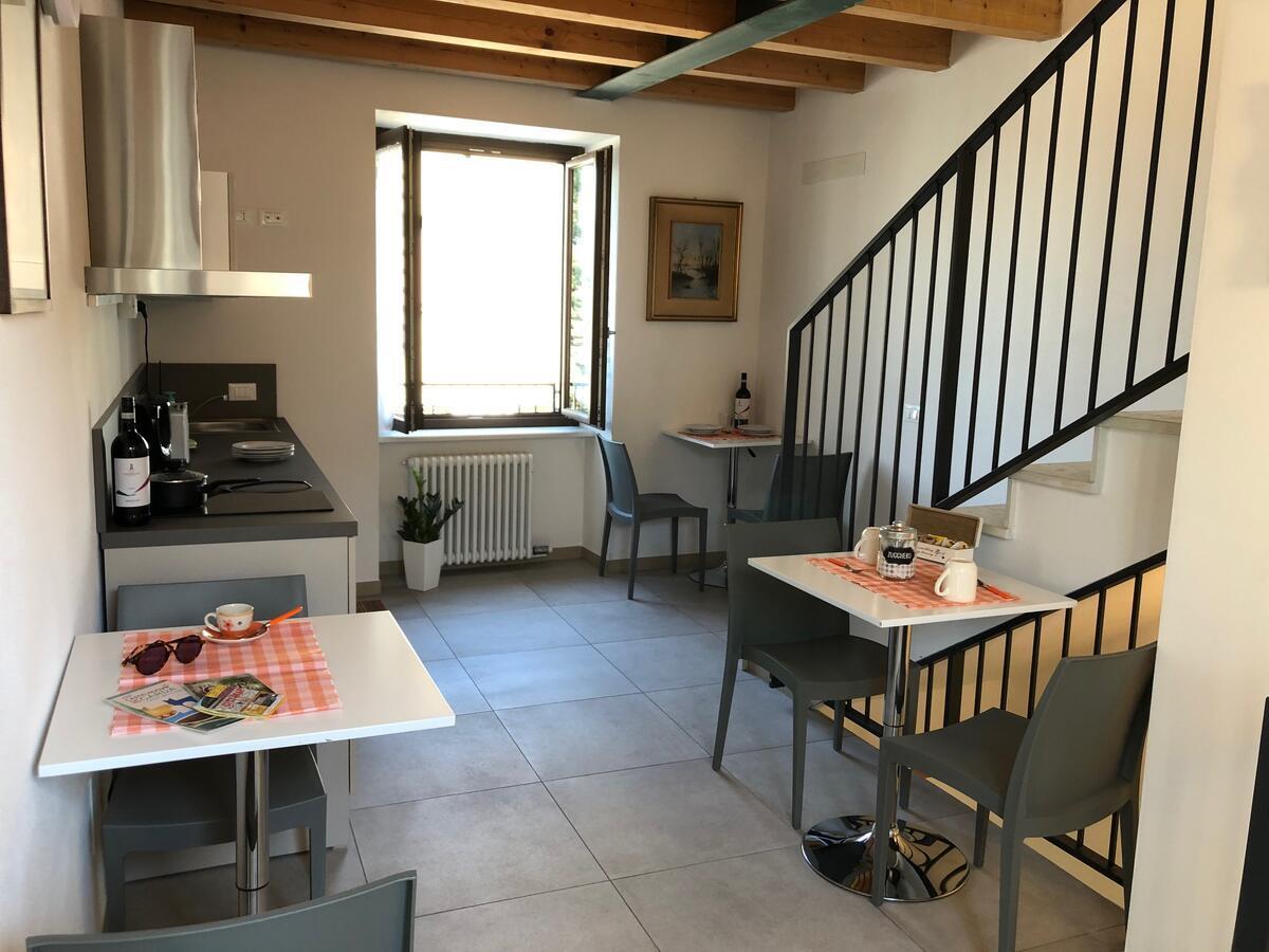 La Casa Della Ada 호텔 카스텔누보델가다 외부 사진